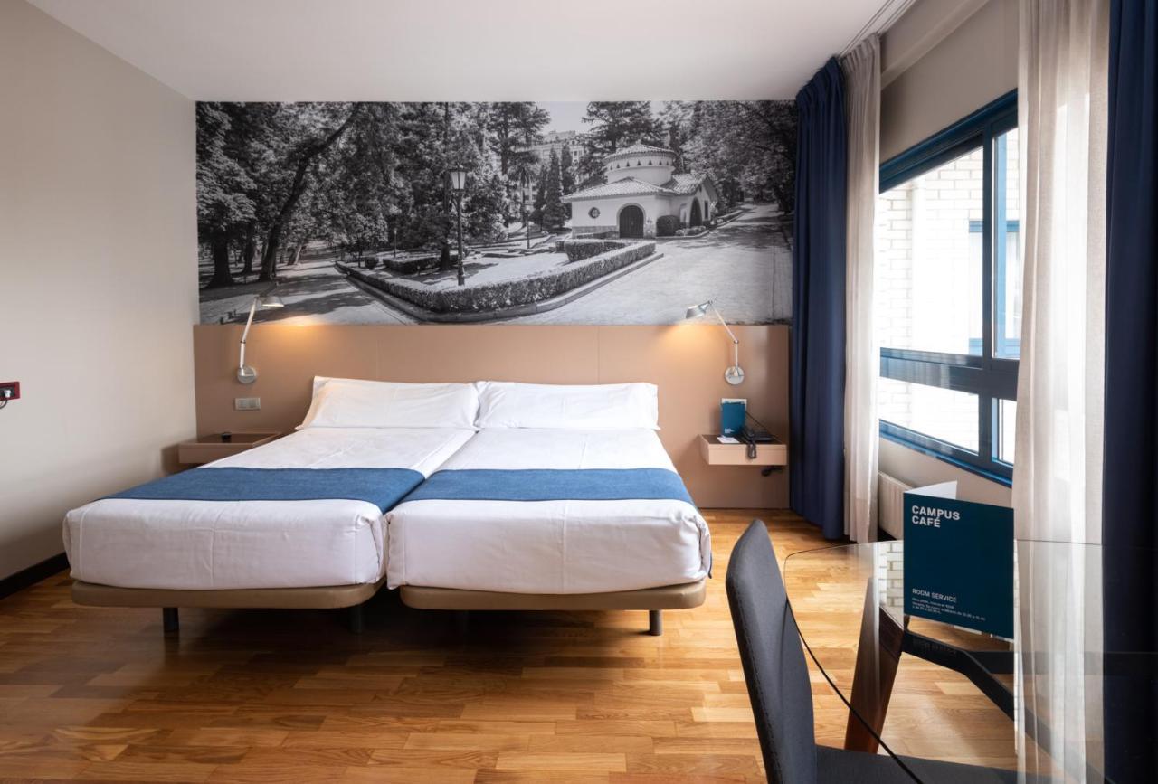 Aparthotel Campus โอเบียโด ภายนอก รูปภาพ